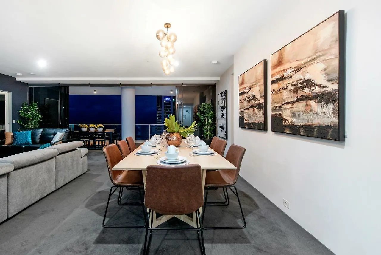 Circle On Cavill, Apartments And Sub Penthouses - We Accommodate Gold Coast