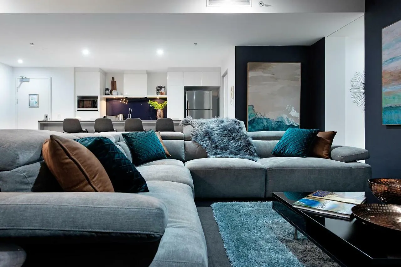 Circle On Cavill, Apartments And Sub Penthouses - We Accommodate Gold Coast