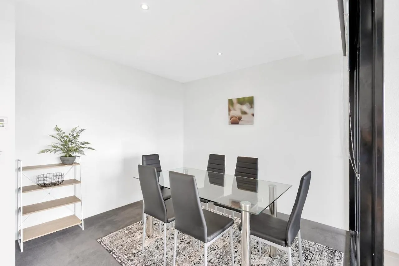 Circle On Cavill, Apartments And Sub Penthouses - We Accommodate Gold Coast